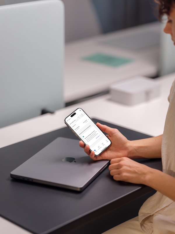 Apple watch and iPhone using the Frost App